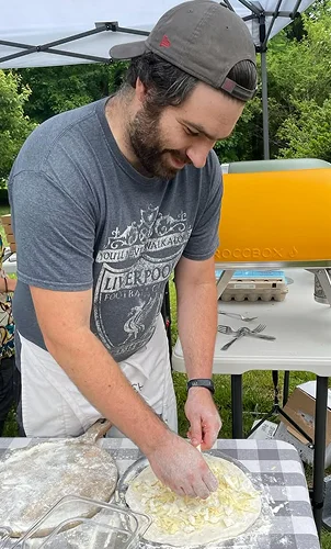 Cooking Cheese Pizza