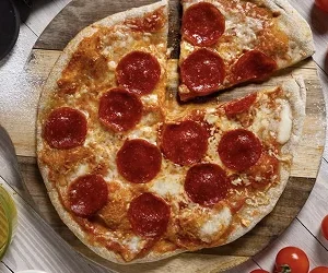 frozen-pepperoni-pizza-olive-branch-gardens